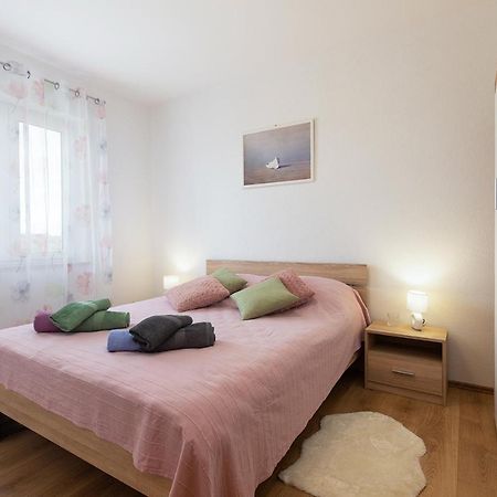 Apartment Little Gallery **** ロヴィニ エクステリア 写真