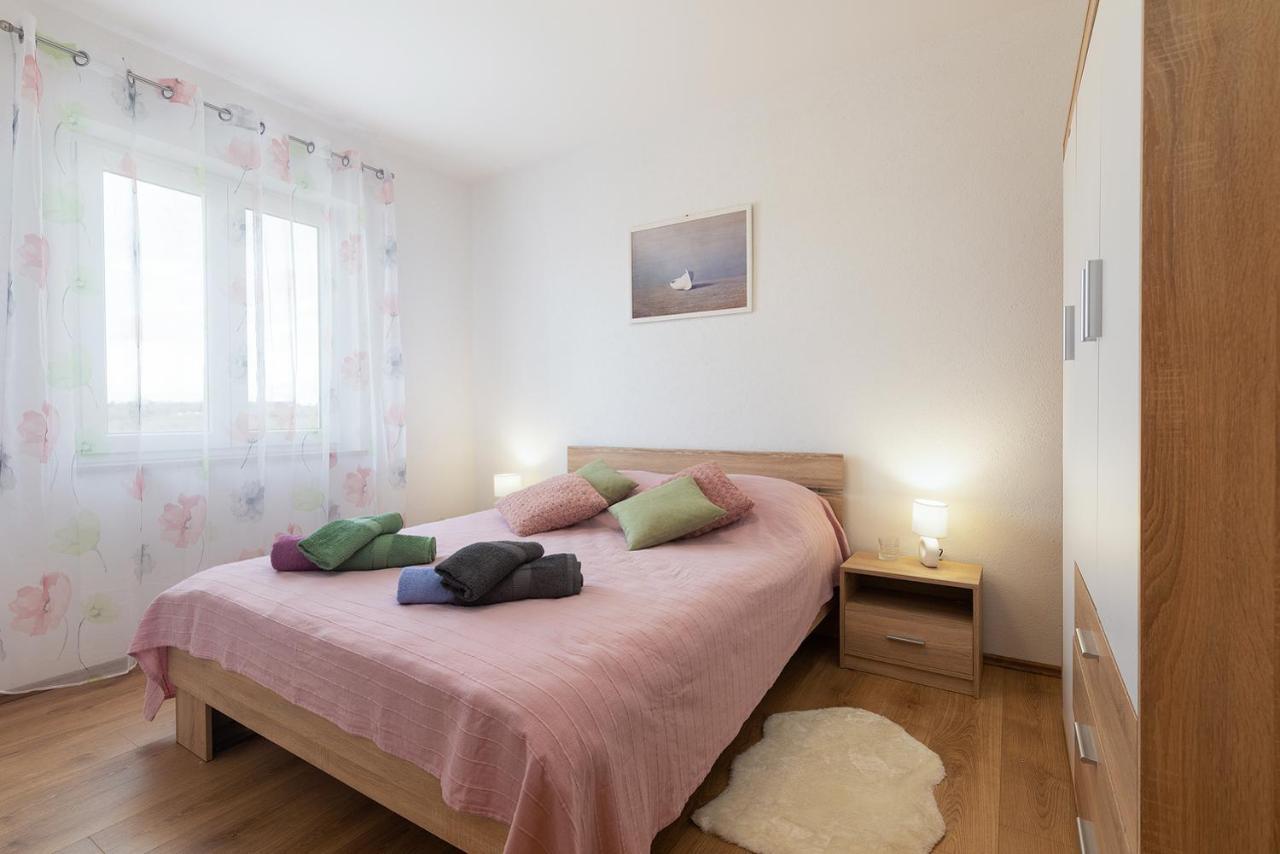 Apartment Little Gallery **** ロヴィニ エクステリア 写真